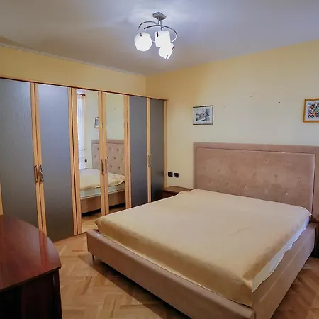 Center 2-bedrooms 2-bathroom *