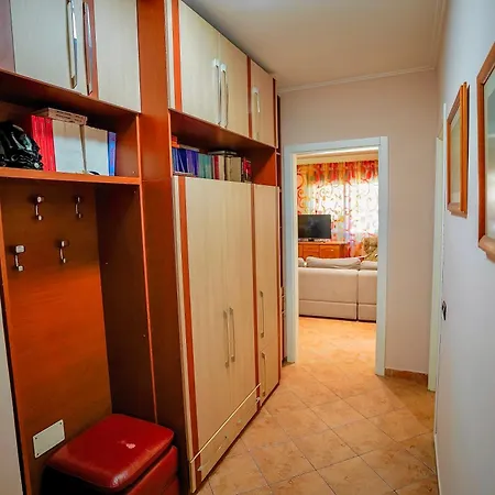 Apartman Center 2-bedrooms 2-bathroom Tirana