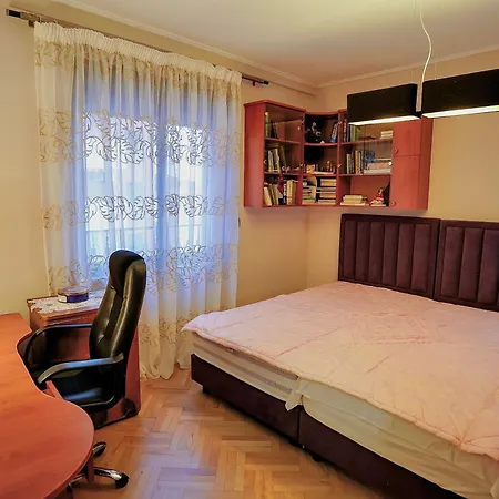 Center 2-bedrooms 2-bathroom Apartman Tirana